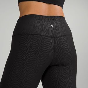 Align aqueous emboss black size 4